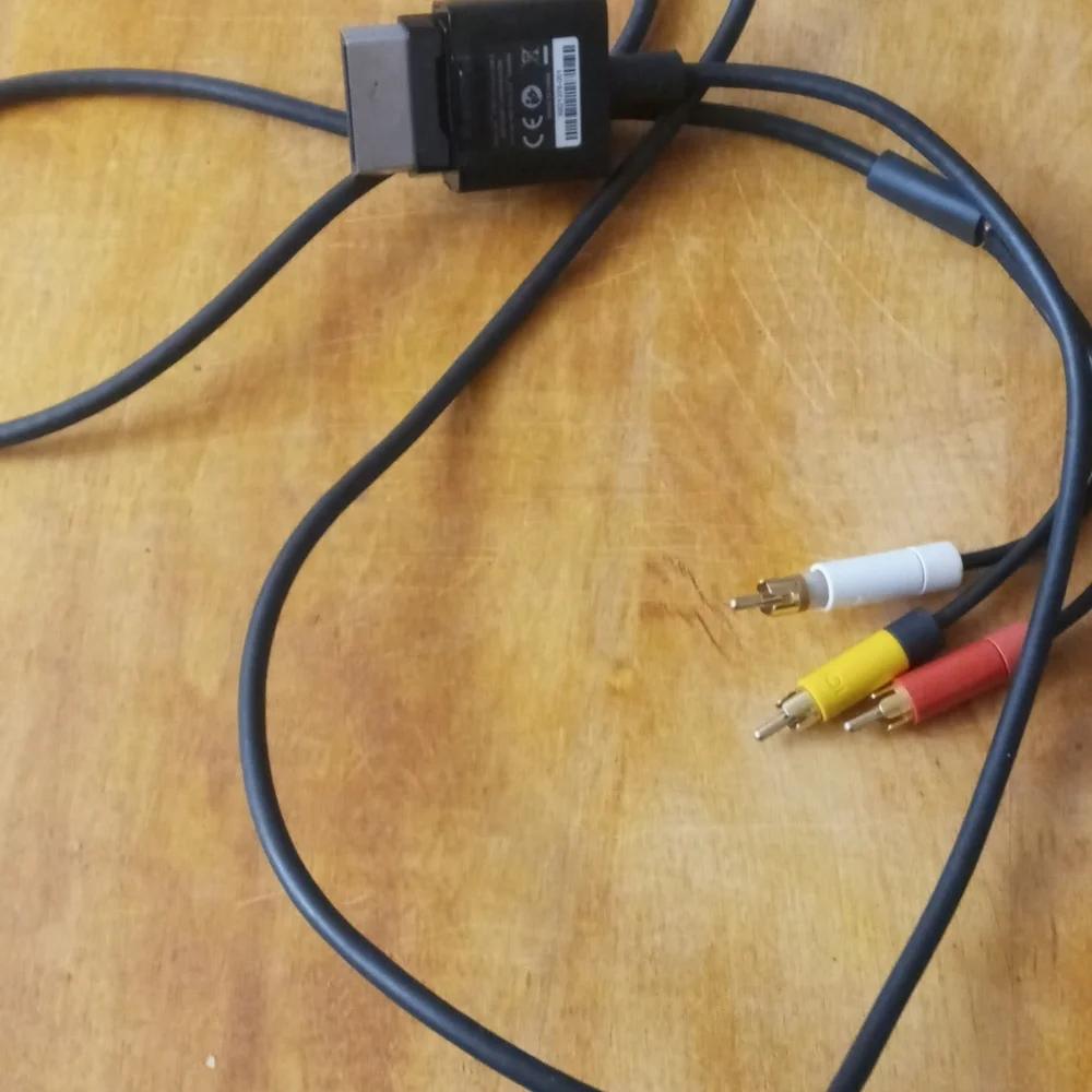 Xbox 360 avc cord like new condition